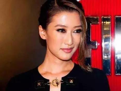 谢霆锋|她一年换7个男友,如今没人要靠谢霆锋养活,王菲坦言不在乎