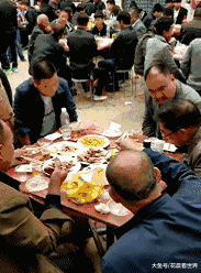 熊猫|“夏天，女生不要穿肉色的衣服啊，我以为眼花了”哈哈哈，还好我带了眼镜