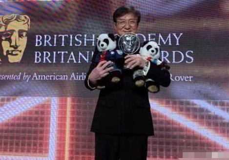 成龙▲海外确诊超218万，章子怡和老公再陷两难，成龙和妻子家中“狂欢”