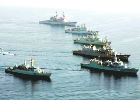 南海爆發大規模沖突！大批軍艦圍住越南漁船，河內派兩艘軍艦營救-圖4