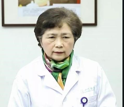 「汉语」李兰娟给美国专家讲课全程汉语，网友直言：把英语踢出高考！