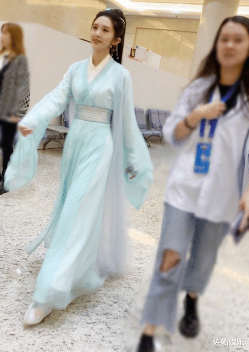 唐艺昕|唐艺昕产后复出综艺首秀，身着古装仙气飘飘，依旧少女感十足