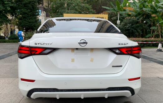 「年检」花13万提辆日产轩逸真的值吗，开了1000公里后，车主表示有话要说