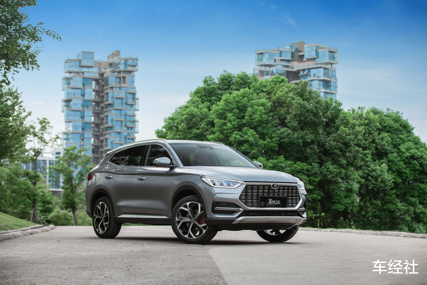 日产轩逸|你不敢买的国产车，9月却卖“疯了”，H6破4万，CS75还在发力