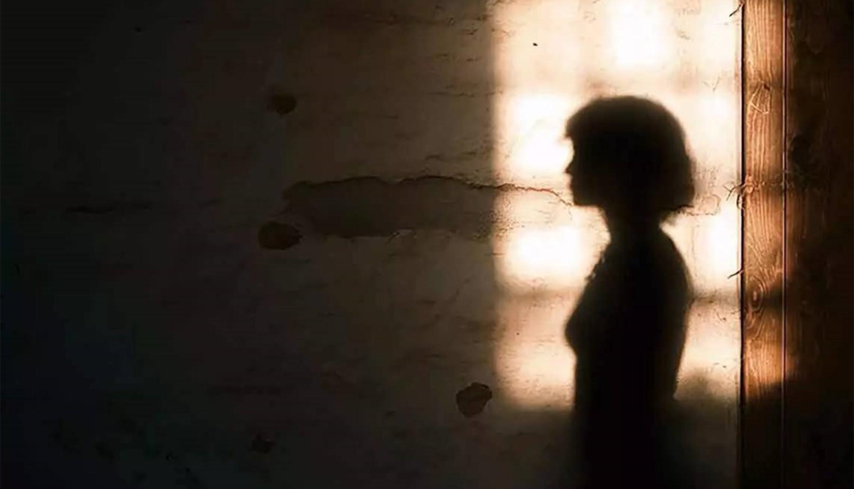 『嫌犯』女童被性侵两年,嫌犯竟是7名亲戚!从10岁到51岁都有…