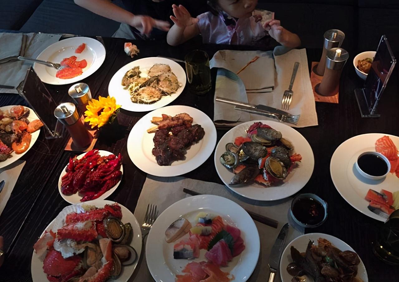 餐厅|自助餐厅离职员工透露：3种最贵的食材都放在角落，吃完绝对不亏