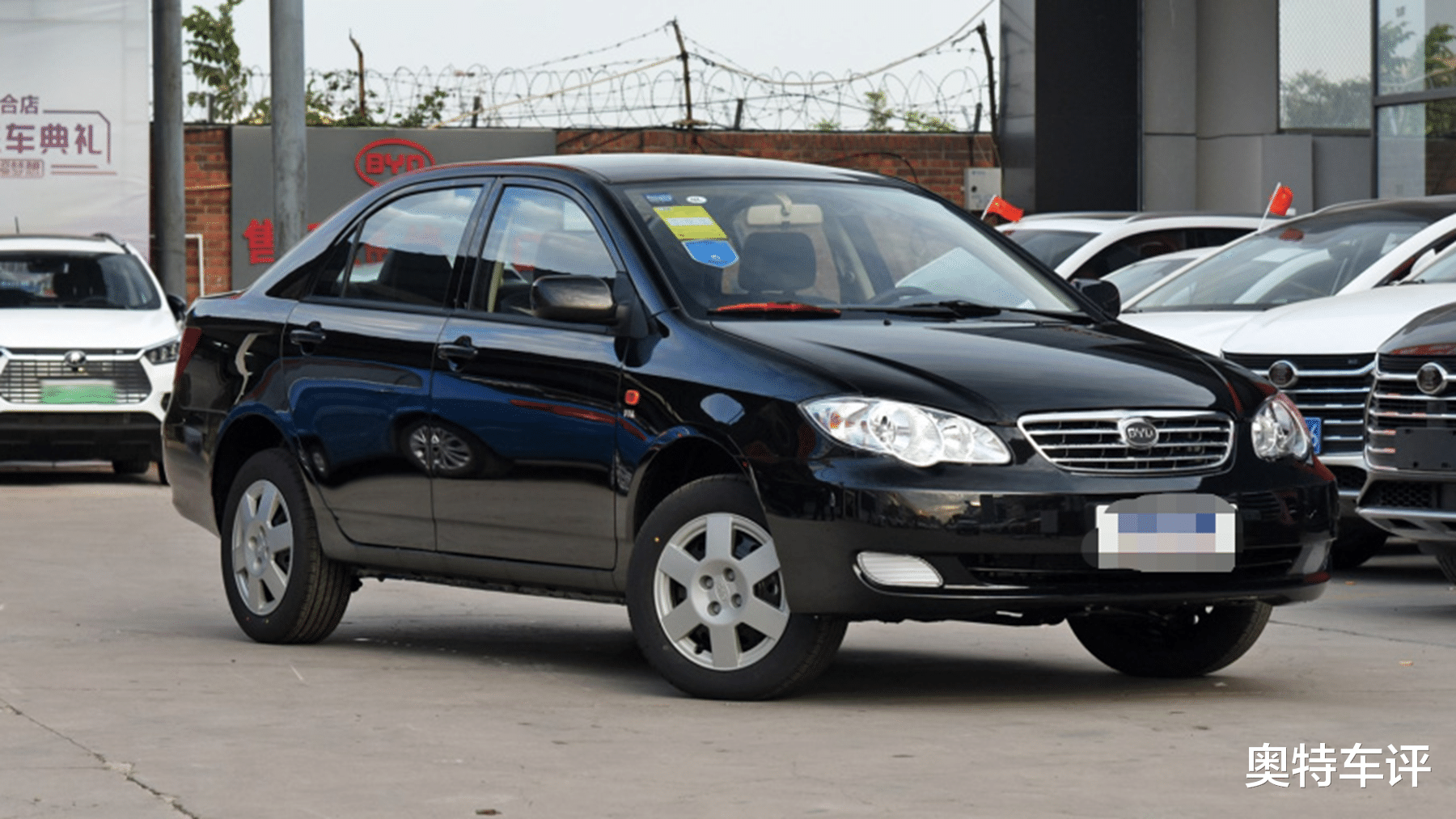 比亚迪F3|比亚迪F3卖出“清仓价”，跌至2万只为清库存，油耗3毛3