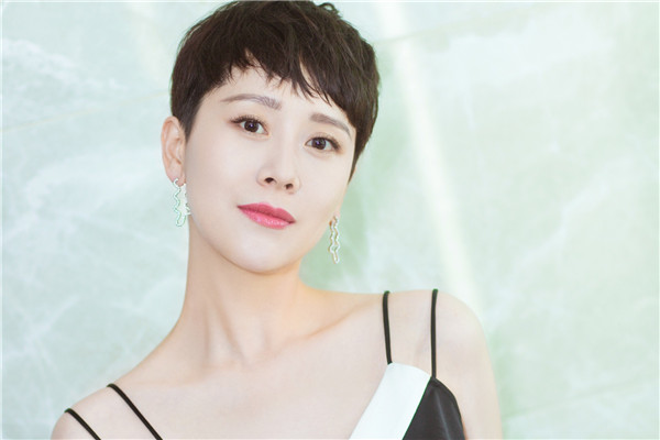 嫁入豪门|“嫁入豪门却从不炫富”的5位女星，胡静上榜，最后一位没有想到