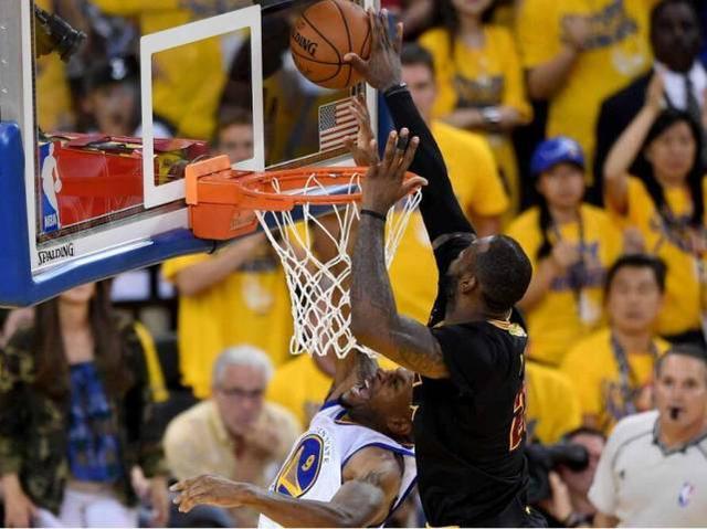 科比·布莱恩特|21世纪NBA五大神迹：科比81分垫底，麦迪时刻第二，榜首无悬念