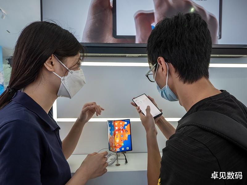 华为p40|足足等了四个月，华为P40终于降价，网友：太不容易了！