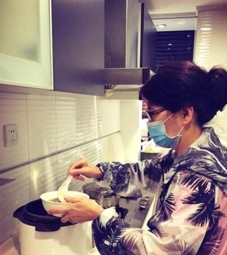 带你看看江疏影住的豪宅，面积大到你想不到，客厅就上百平方了