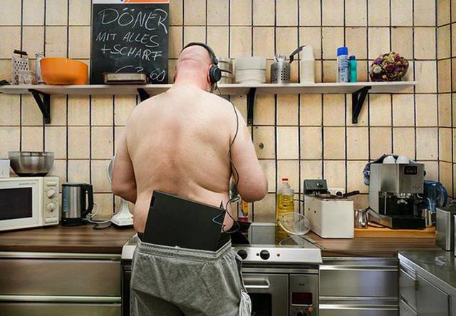 |食物链顶端人类的奇葩行为，世界已经阻止不了他们啦