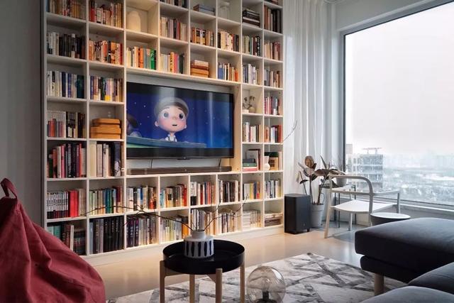 |客厅不看电视,装个书架设计,满屋书香气!