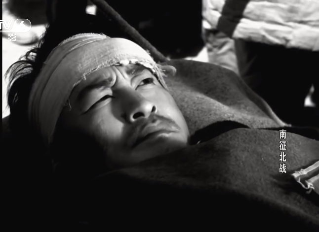 南征北战|《南征北战》故事，拍电影用真枪真子弹，经典台词比比皆是