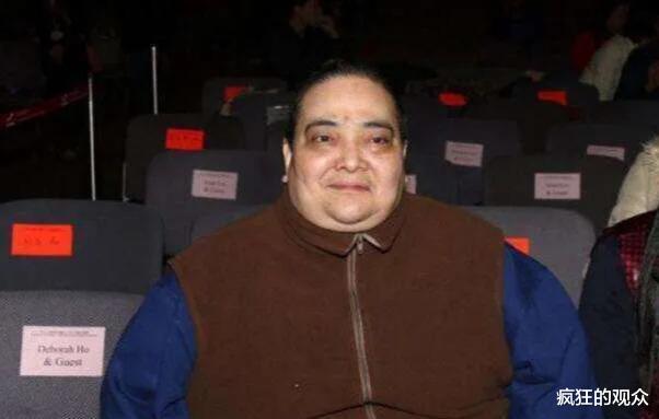 「赌王」赌王过世，众人替原配不值，论惨，惨得过李嘉诚原配吗？