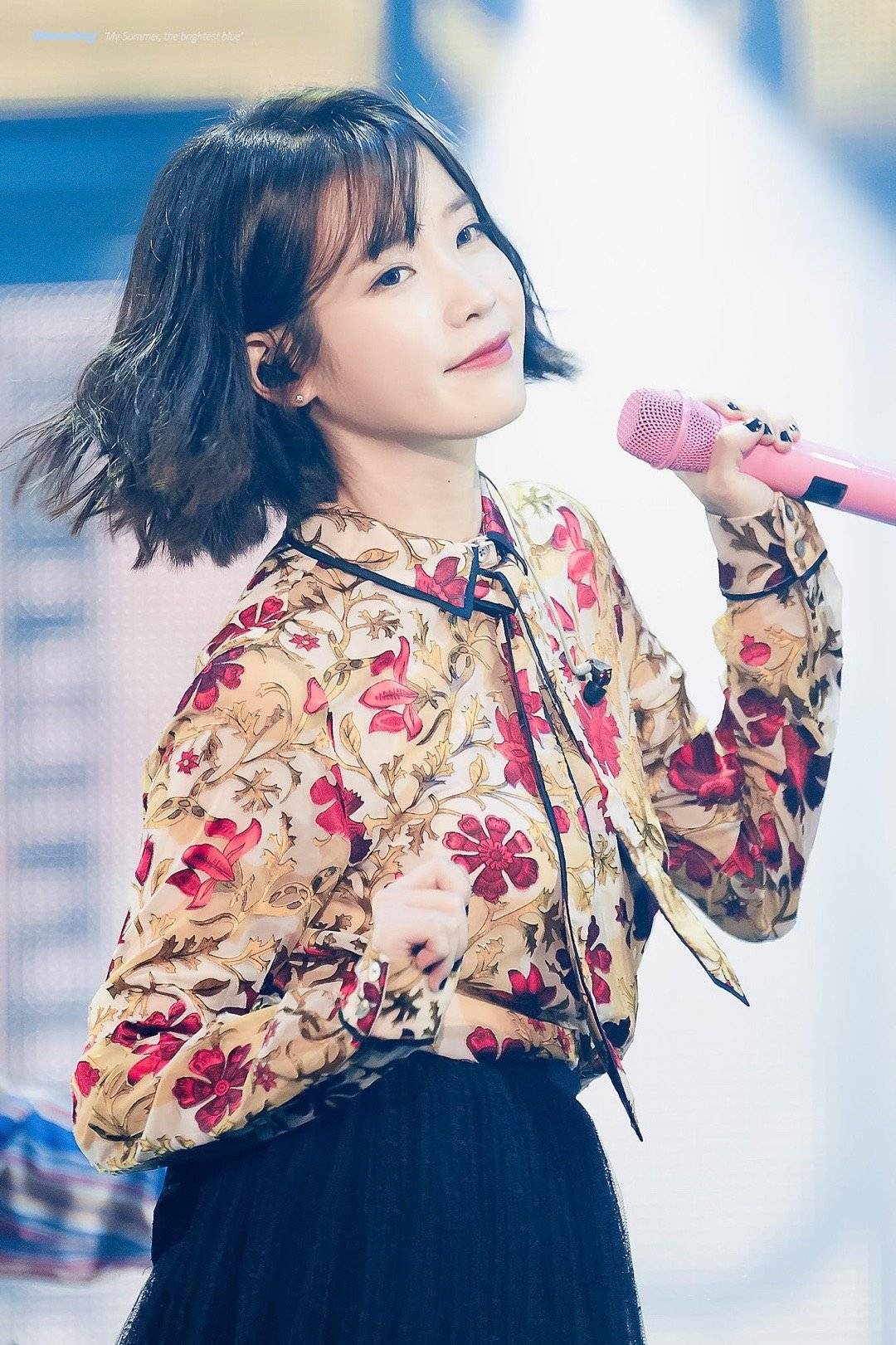 iu@IU李知恩将和BTS SUGA闵玧其合作新单曲，这是什么神仙啊！！！！