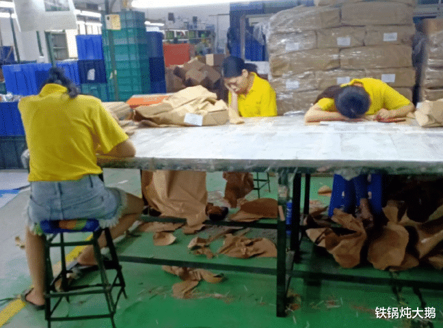 ##“骗我进厂，说厂子里面靓女多，你们看看这是人干的事吗？”