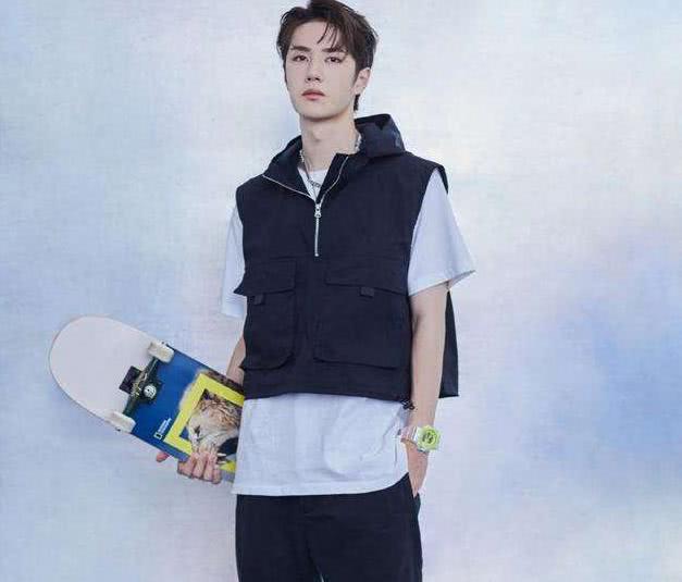 王一博▲网友质疑王一博和程潇有地下恋情，两人超多同款被扒出