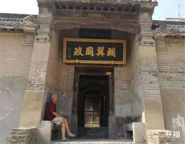 寒袖|郑州钉子户坚决不拆，拒绝88亿补助后，把自家祖宅变成文物建筑！