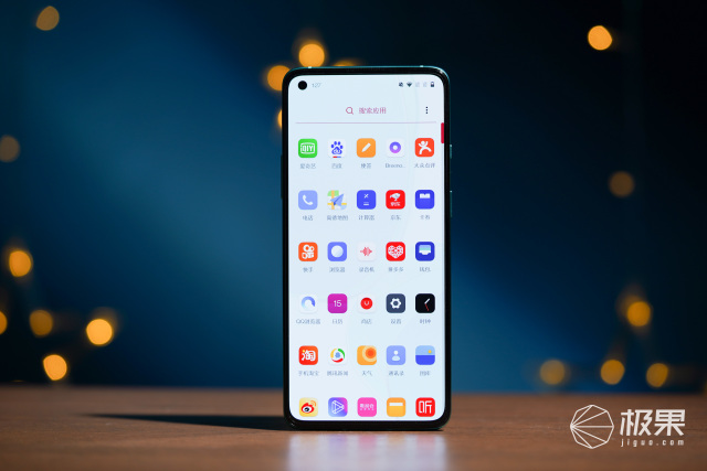 一加科技|一加8T动手玩：3399起，直屏旗舰值不值？