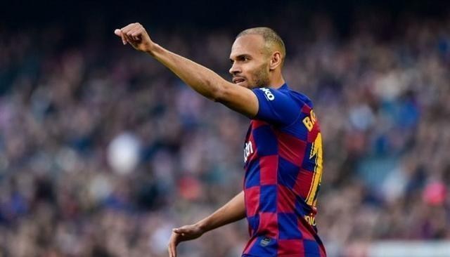 巴塞罗那■刚来3个月！巴萨新援或2000万离队 拜仁铁腰接班比达尔？