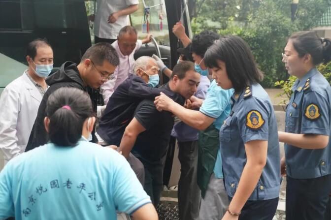 连云港手机台|八卦洲首批人员有序撤离！长江南京站水位再次刷新历史