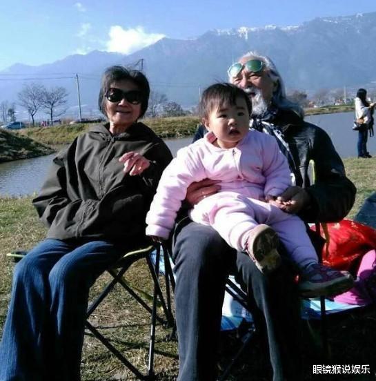 王德顺|84岁王德顺不像同龄人就算了，再看46岁女儿，吃保鲜剂了？