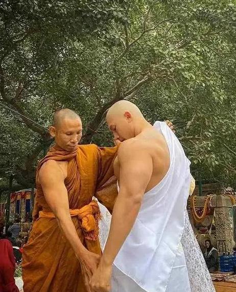 健身|那个锻炼出一身肌肉，被称为“肌肉和尚”的小伙，如今成这样了