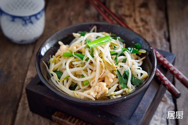 韭菜|别看轻了这道菜，2元炒1盘，排出黑宿便，皮肤白了，腰肢变细