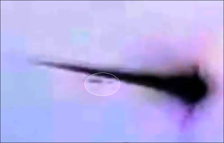 小行星|车里雅宾斯克陨石撞击地球千钧一发之际被击毁，难道是外星人在守护地球？