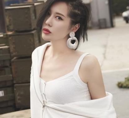 王全安|她和王全安同居12年，却在孕期惨遭抛弃，今身价40亿令人羡慕