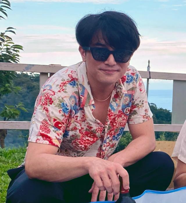 「霍建华」林心如晒杀青聚会照！老公霍建华出镜超恩爱，男神发福惊现幸福肥