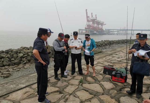 「长江」长江真不让钓鱼了?多地禁渔行动涉及垂钓,网友热议