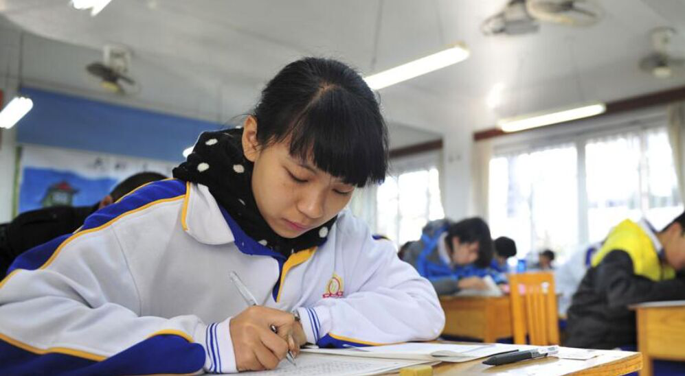 @这类考生每次考试名列前茅，高考成绩却一塌糊涂，网友：活该！