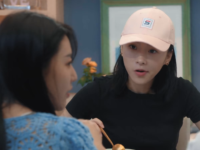 钟佩妍|心动3：钟佩妍“安全手”火了，男嘉宾刚想偷瞄，她当下反应显情商