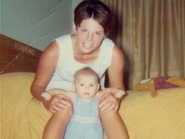 冰川思想库|美国男子长到18岁，才发现一起生活多年的姐姐其实是亲妈