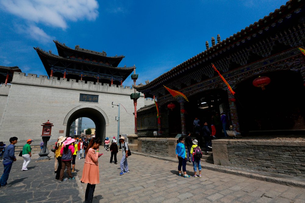 青海湖|世界上最美的云端天路,海拔4000米以上,每公里造价2.52亿!