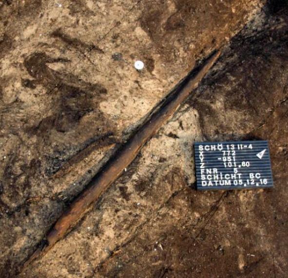 「科学家」科学家找到30万年前的武器，锋利无比，原来人类早就站在顶端了！