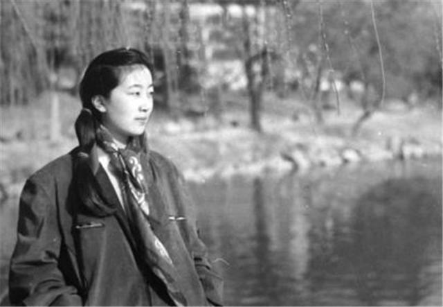 「富豪」夫妻俩本是北大才子,却躲进深山27年,富豪同学得知后嚎啕大哭