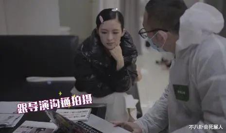 章子怡|章子怡怀三胎？小腹微隆扶腰走路，半年前刚为汪峰高龄产子