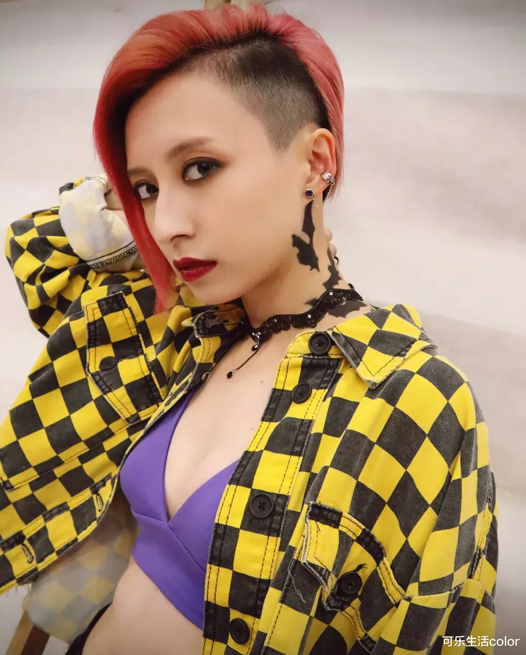 龚嘉欣|龚嘉欣铲青黑化！让黎耀祥一手掌握？她凭这套剧拿视后吗？？？