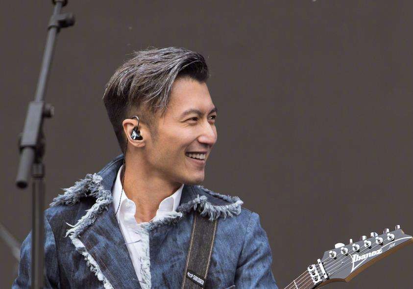 迪丽热巴|李亚鹏发现了王菲的一个秘密,两人的婚姻也就走到了尽头