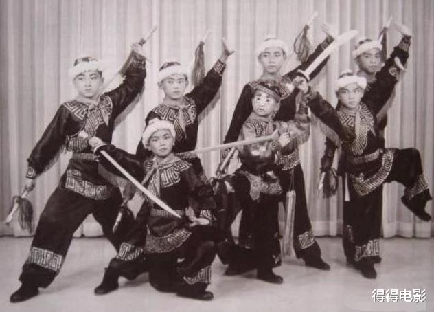 『元彪』1982年，元彪客串洪金宝电影，爱上了首次出镜就大胆演出的彭秀霞