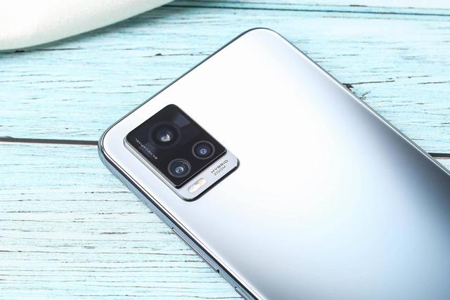 天猫国际|自拍挑不出毛病的5G新机？必买vivo S7的4个理由