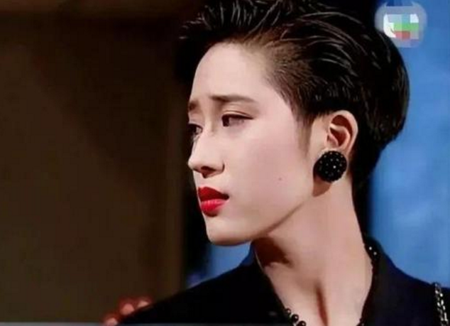 林青霞|什么样的脸能扛得住短发？看巅峰时期的港星，林青霞也排不到前三