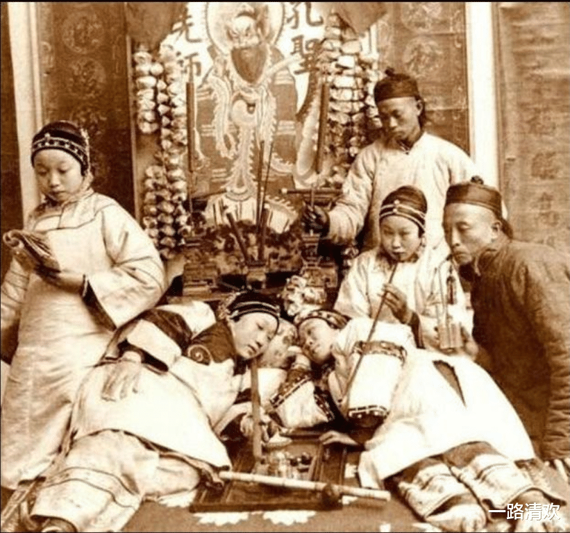 晚清▲晚清最黑暗的一幕: 图4贵妇任人宰割, 图7让人唾弃, 图9病入膏肓