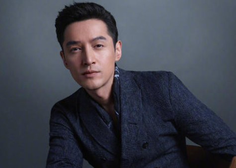 胡歌|她把胡歌亲到吐,将张嘉译亲肿,被指太奔放,今33岁仍单身