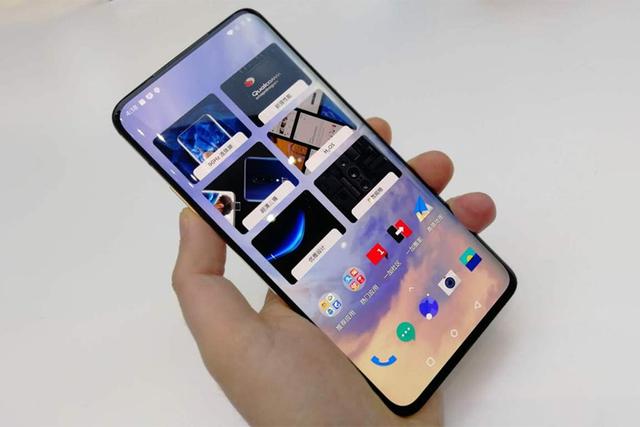 一加科技：一加手机系统惹争议：缺少定制化内容和服务，该说简洁还是简陋？