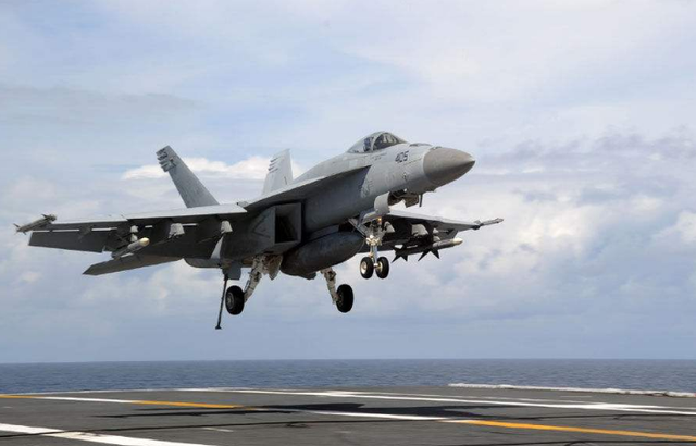 美国▲忍无可忍！美驱逐舰第12次访台海，外交部与国防部轮番“轰炸”！