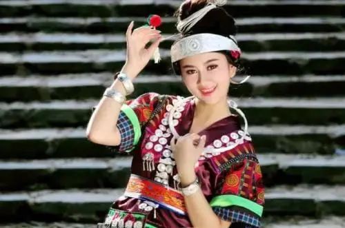 电影|从贵州走出来的美女明星，少数民族真美